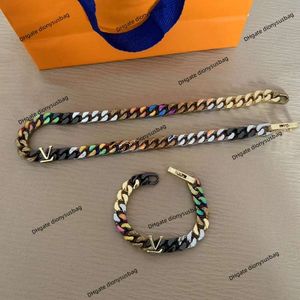 Bracciale con collana di gioielli di marca di moda Nuovo braccialetto grosso con lettera cubana per uomini e donne Semplici coppie regalo di lusso di colore pop