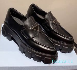 Skor kvinnor loafer casual sneakers klänning skor modedesigner choklad borstade läder loafers platt svart patent gummi plattform lågklipp