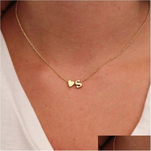 Mode Tiny Heart Dainty Initial Necklace Gold Sier Color Letter Namn Choker Halsband för kvinnor hängsmycken gåva Dhgarden Otkzn