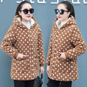 Mulheres Trench Coats Partícula Veludo Grosso Lã Com Capuz Polka Dot Casaco 2023 Inverno Mãe Desgaste Quente Casual Algodão Amassado Jaquetas Femininas