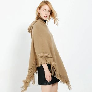 Sjalar kvinnor vinter stickad huva poncho cape fast färg virkad fransad tofs sjal wrap överdimensionerad pullover mantel jy08 21 dropship 231012