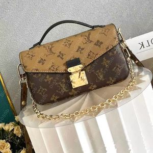 Designer crossbody väska kvinnor messenger väska axel väska metis östra västra handväskor lyxiga korskroppskedjekedja slingväska satchel sacoche dicky0750 prpu sac en huvudsaklig