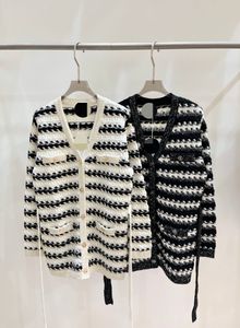 618 2023 Runway Autumn Märke samma stil långärmad Cardigan Black White V Neck Women's Sweaters Meiyi Hög kvalitet och korrekt logotyp