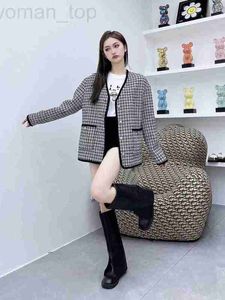 Kvinnorjackor Designer 2023 Tidig Autumn New Style Casual Versatile V-Neck Plaid Thousand Bird Coat A24G