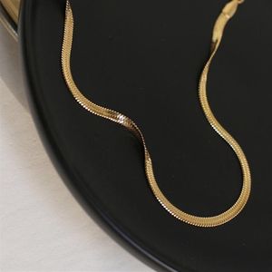 Kedjor 2021 Högkvalitativ korea18k Guldpläterad Snake Bone Flat Chain Women Halsband för Female Star Moon Pendant Mom Gifts329e