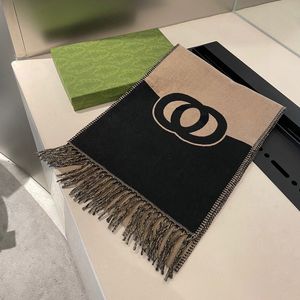 Designer vinter halsduk lång tofs halsdukar män kvinnor kashmir sjalar halsduk stor bokstav tryckt varm mjuk beröring pashmina med taggar omslag med låda