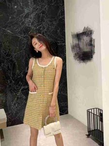 Basic & Casual Dresses Designer European Product 2023 Early Autumn New Sweet Girl Style Wool Duvet Tank Skirt 08OS