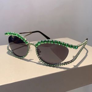 Tasarımcı Güneş Gözlüğü Kedi Göz Güneş Gözlüğü Kadınlar Şık Vintage Rhinestones Oval Tonlar Ins Modaya Lüks Tasarım Lady Eyewear