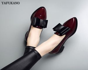 Ayakkabı kadın pompalar moda bowknot parlak patent deri blok tıknaz düşük topuklu tek kadın sivri uçlu zapato mujer8576034