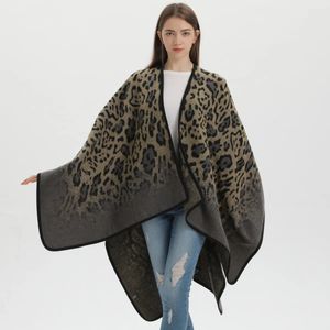 Scialli Classici con stampa leopardata Mantelle da donna Autunno Inverno Addensato Caldo Scialle stampato Cappotti Mujer 231012