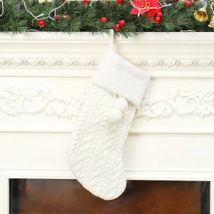 Großhandel Strickwolle Weihnachtsstrumpf Weihnachtsbaum Ornament Santa Candy Geschenktüte Gestrickte Socken Prop Socken Party Anhänger Dekorationen