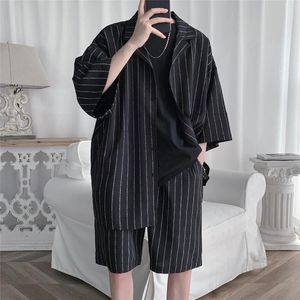 Herrspårsskjorta och shorts 2 stycken Set Summer Korean Style Thin Short Sleeve Single Pocket Kne-Length Streetwear Clothing Man