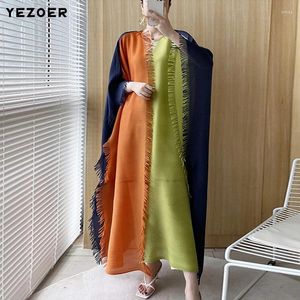 Women's Trench Coats Miyake Tassel Pleated Color Block Dress For Women 2023 Autumn Cardigan Shawl Batwing Sleeves Plus Size Designer Cape