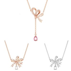 Collana Swarovski Gioielli firmati Collana con fiocco in nappa di qualità originale per donna che utilizza una catena con fiocco in seta a cuore piccolo in cristallo per donna