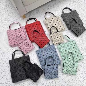 Taschen Diamond Box Spring/Sommer Sanzhai Laser Sechs Grid Geometrische kleine Tasche tragbarer Crossbody Schulterplatz Frauen