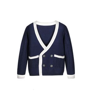 Cardigan Arrivo Cardigan lavorato a maglia per ragazzi grandi Cappotti doppiopetto stile Inghilterra Primavera Autunno Blu navy Maglione uniforme per adolescenti 231012
