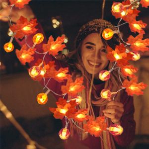 Andra evenemangsfestleveranser Artificial Autumn Maple Leaves Pumpkin Garland LED Fairy Lights For Christmas Decoration Thanksgiving Party Diy Halloween Decor 231013