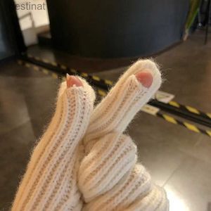 Перчатки с пятью пальцами Модные вязаные перчатки с сенсорным экраном Женские зимние перчатки Теплые перчатки для верховой езды Твердые пушистые рабочие перчатки Y2k Harajuku Kawaii ВарежкиL231015