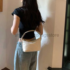 Cross Body Simple and Fashionable Chain Crossbody Bag 2023 New Tote Bag Super Hot Hand Bucket Bagstylishhandbagsstore