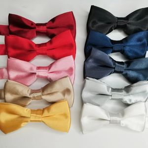 Yay TIES 10 PC veya 20 PCS Çocuk Şeker Renkli Bow Ties Erkek ve Kız Öğrenci Doğum Günü Şov Festivali Bow Flower İngiliz Kırmızı Pembesi 231013