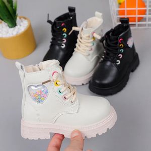 Buty moda dziewczyna jesienna miękka skórzana platforma Toddler okrągły palce u nogi Chunky Buty dla dzieci swobodne non -slip kostka 231012