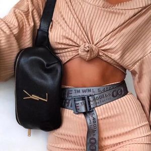 2023 High Rise Bumbag Designer Midjeväska Dubbel Zip Pockets Fanny Pack Mens Bags Leather Crossbody Purses Pursers Women Handbag Fashion Wallet 42202