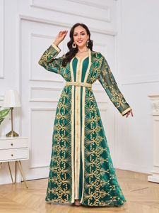 Vestidos de noiva de Dubai Green Dubai Dubai Bordado V Apliques de renda de pescoço com jaqueta PLAPA TAMANHA COMPRIM