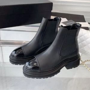 Höstvinterstövlar Slåsande blandad kalvskinnplattform Ankelstövlar Flat läder Chelsea Boot Round Toe Slip-On Booties Luxury Designer Shoes Women Factory Shoe