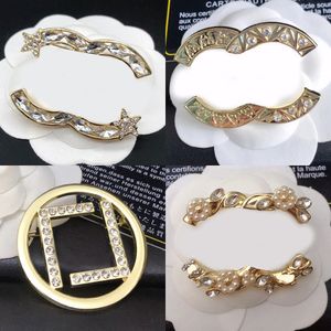Designer Brooches Gold Plated Sier Brooch Pin Wedding Jewelry Gift Collar Unisex Versatile Dress Pins Fashion Broochs