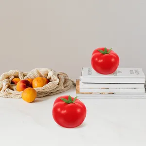 Dekorativa blommor 4 PC: s imitation tomatfruktdekorationer kök falska vegetabiliska modeller dekorerar skum konstgjorda tomater