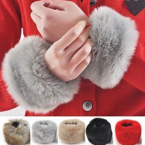 Maniche lunghe 1 paio di maniche da donna moda inverno caldo pelliccia sintetica polsini elastici polsini tinta unita scaldamuscoli in peluche protezione per il polso invernale 231012