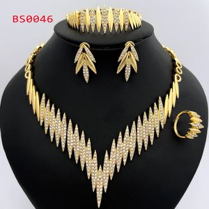 Bröllopsmycken sätter italiensk guldfärg set elegant 18k pläterad halsband örhängen ring armband för kvinnor brud partitillbehör 231012