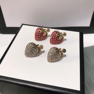 Designer 925 Silber Pin Ohrringe baumeln Gold Charm Ohrringe für Frau Erdbeer Diamant Form Ohrring Hochwertiges Messing Fashion284Q