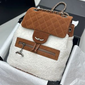 Zaino da donna elegante Flip Fur Agnello Hardware argento Fibbia in metallo Borsa di lusso Borsa a tracolla a catena Matelasse Zaino per studenti Borsa per il trucco Borse per la spesa Sacoche