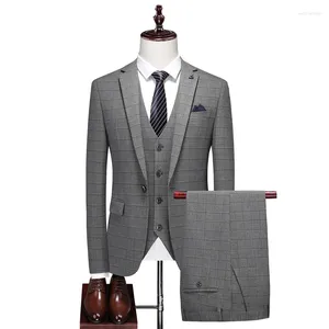 Abiti da uomo di alta qualità (pantaloni blazer) Stile italiano Business Casual Elegante moda Matrimonio Abito a tre pezzi da gentiluomo