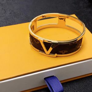 Goldenes Leder Messing Exquisites Luxusarmband Frühes Paar Armband Designer Valentinstag Hochzeitsgeschenk Designerschmuck