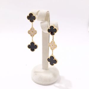 2023 di marca 4/quadrifoglio orecchini classici tre fiori di diamanti conchiglia agata moda Vans Cleef orecchini in acciaio al titanio 316L orecchini di design per gioielli da donna