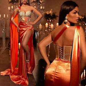 Abendkleider, Kristall-Abschlussball-Partykleid, formelle Meerjungfrau, Reißverschluss, Schnürung, Übergröße, individuell, neu, One-Shoulder-Oberschenkel-hohe Schlitze, Applikationen, Perlen, ärmellos, elastischer Satin