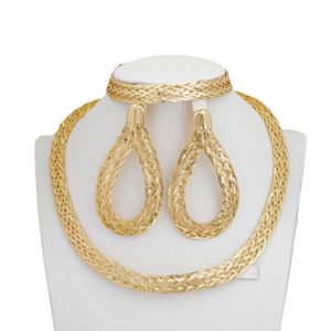 Conjuntos de joias de casamento Dubai Gold Color Set Colar Brincos Pulseira Africana Noiva Para Mulheres Presentes de Festa 231012