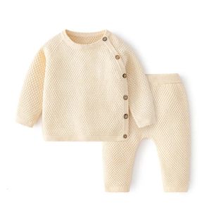 衣服セットベビー服のアンサンブルコットン生まれの少年少年幼児トップとパンツニットセーターパジャマ231013