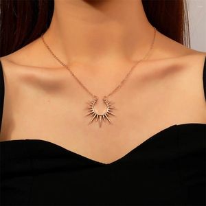 Collane con ciondolo Collana di fiori di sole di moda per le donne Trendy Luxury Round Sunshine Chain Gioielli fai da te Fidanzate Regali per feste