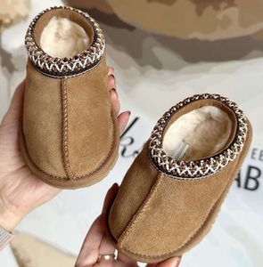 الأطفال الصغار تسمان II Slippers Tazz Baby Boots Chestnut فراء شرائح Sheepesk Sheerling الكلاسيكية فائقة التمهيد بذرة الشتاء بذرة بذور زلة على الصوف الصغير 33