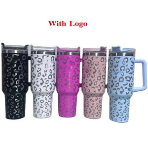 1 st släckare 40oz Tumbler Leopard Print rostfritt stål med logotyphandtag locket Strå Big kapacitet Ölmuggvattenflaskbeläggning Outd239Z