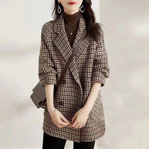 Kvinnors kostymer blazers Woolen Coat Vintage Houndstooth Blazer Women Fall Fashion Korean Slim Plaid Suit Löst lyxdesign Double Breasted Jacket 231013