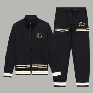 Herrspårsdräkter Designer Mens Tracksuit Luxury Men Sweatsuits Lång ärm klassisk modeficka som kör casual man kläder kläder byxor jacka två bit #052