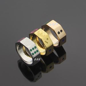Novo projetado aço titânio colorido monograma letras anel moda feminina anéis designer jóias r09800258r