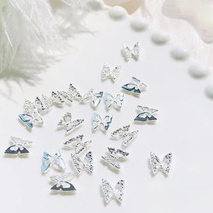 Nail Art Decorações 200 PC Borboleta Liga Jóias Charme 3D Primavera Butterfies GoldSilver Metal DIY Manicure Decoração Acessórios 231012