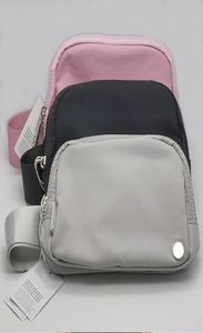 Ll mini bolsa de cinto ao ar livre crossbody saco de cintura dos homens das mulheres sacos de cintura alça ajustável zip fanny pack7830454