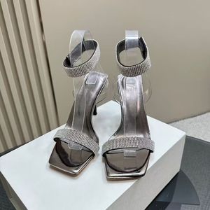 Heiße Diamant-High-Heel-Sandalen, High-Heel-Hausschuhe, offene Zehen, quadratisches Kopf-Innenfutter, echtes Leder, modische Lack-Leder-Party-Fabrik-Schuhe, 35–42