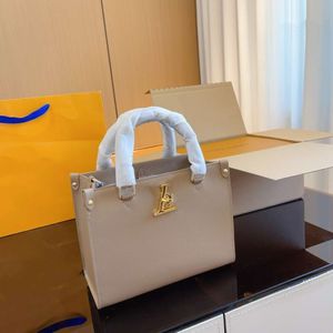 2023 Bags designer tote Luxury handbags commuter bag lady Casual shopping bag large Shoulder bag vintage clutch makeup purse cosmetic coin